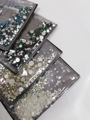 Стразы для украшения ногтей, в упаковке
