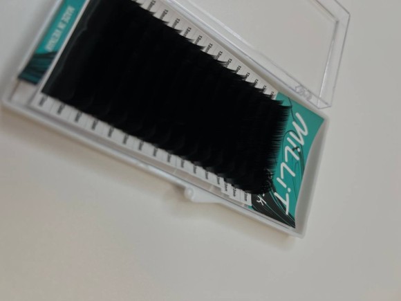 Черные ресницы Millit Fix Price C 0.07 12мм 16 линий Черные ресницы Millit Fix Price C 0.07 12мм 16 линий