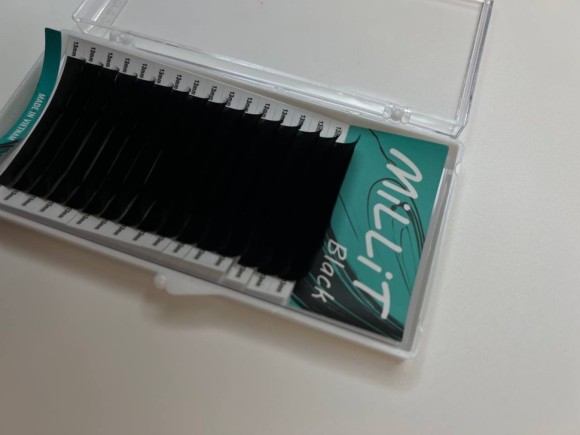 Черные ресницы Millit Fix Price C 0.10 06мм 16 линий Черные ресницы Millit Fix Price C 0.10 06мм 16 линий